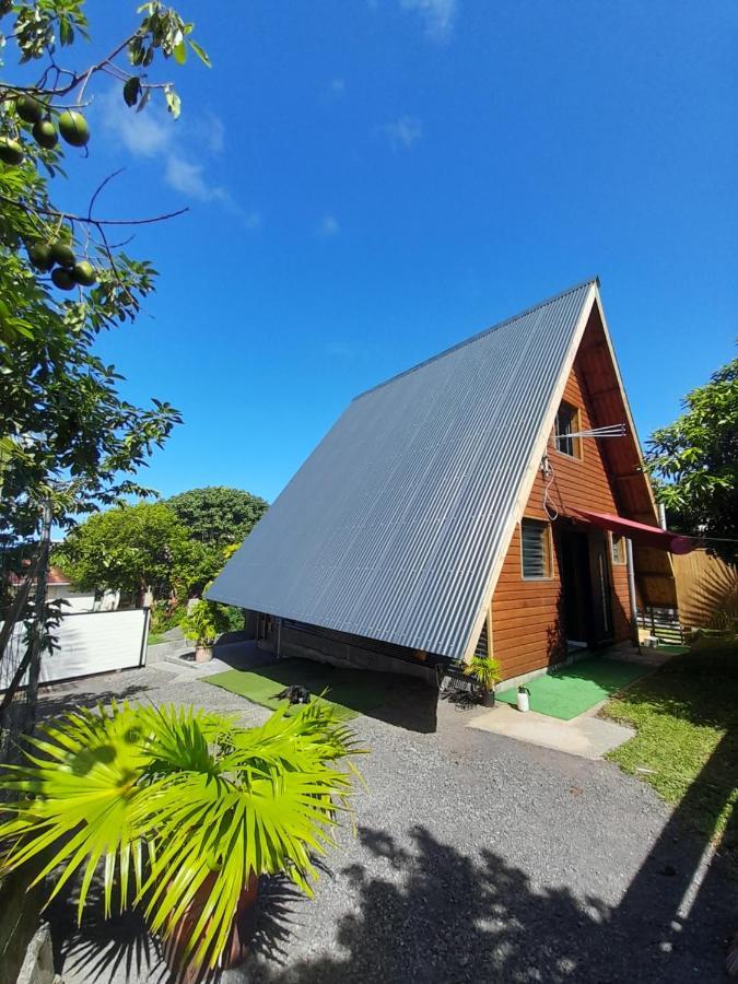 Charmant Chalet Avec Jacuzzi, L'Ile O Vert Saint-Philippe Exterior photo