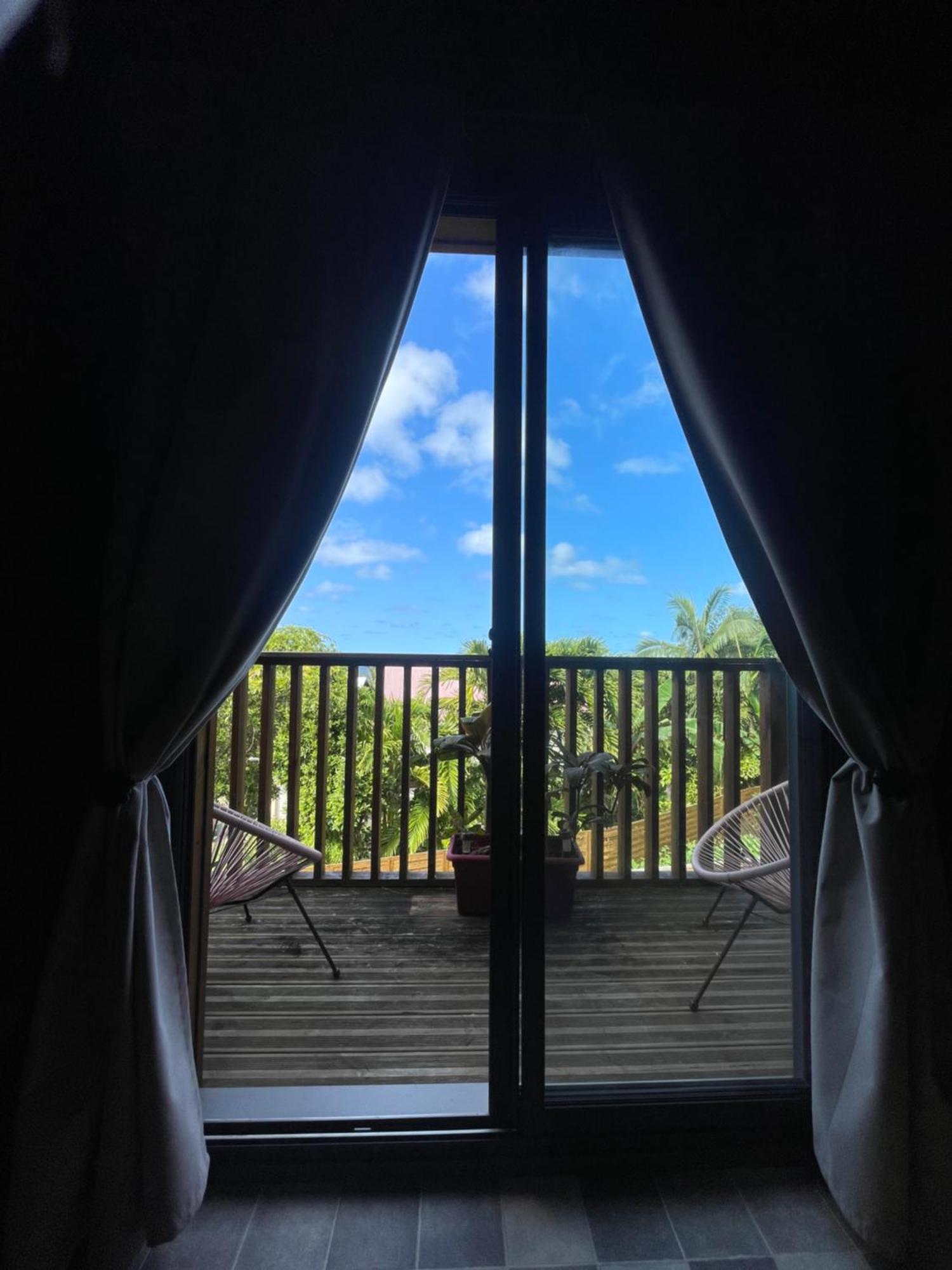 Charmant Chalet Avec Jacuzzi, L'Ile O Vert Saint-Philippe Exterior photo